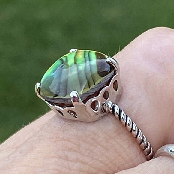 Green Abalone ring size 7 silver plated twist design band - Picture 3 of 11